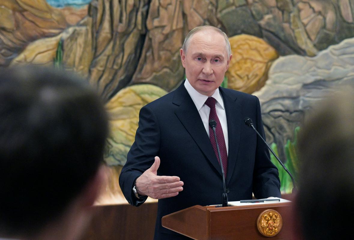 Putin konec ofenzive pogojuje z umikom ukrajinskih sil