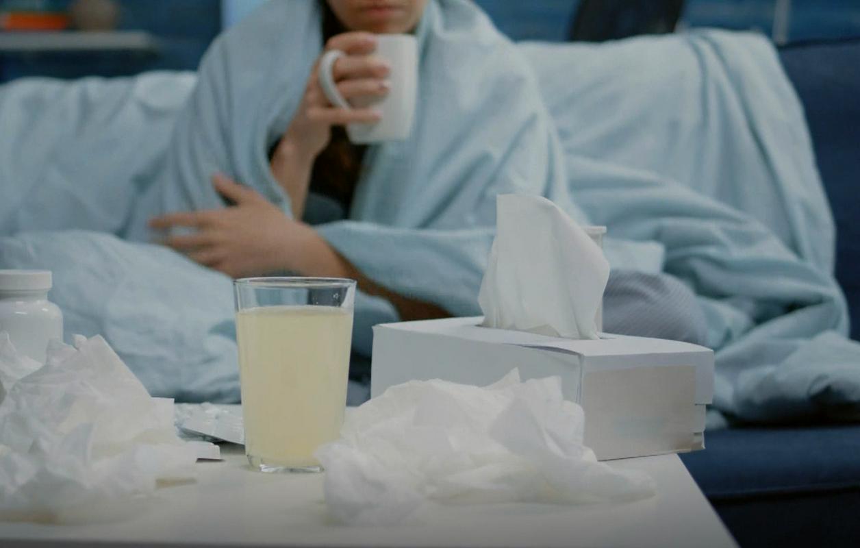 Detektivi: Laični nadzorniki ZZZS-ja nimajo ustreznih znanj za preverjanje bolniške