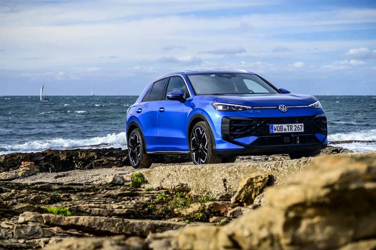 Prva vožnja avtomobila, ki je premagal golfa