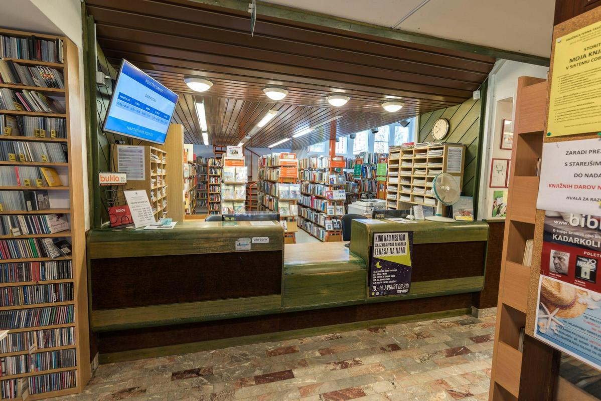 80 let Škofjeloške knjižnice: čakajo na selitev v stavbo nekdanje veleblagovnice Nama