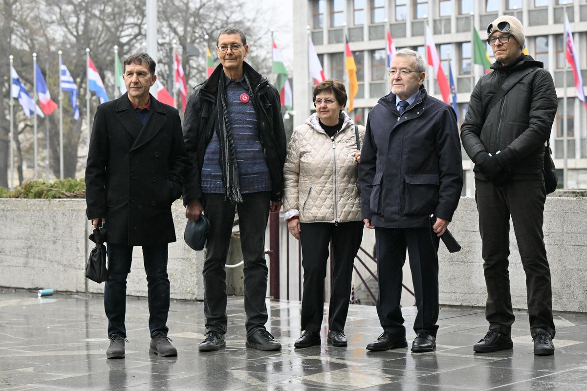 Srebrna nit: "Referendumska kampanja ni bila korektna." Predlagajo ponovno glasovanje.