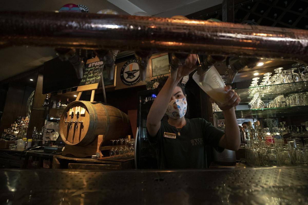 Na Tajskem po novem tudi popoldne dovoljena prodaja alkoholnih pijač