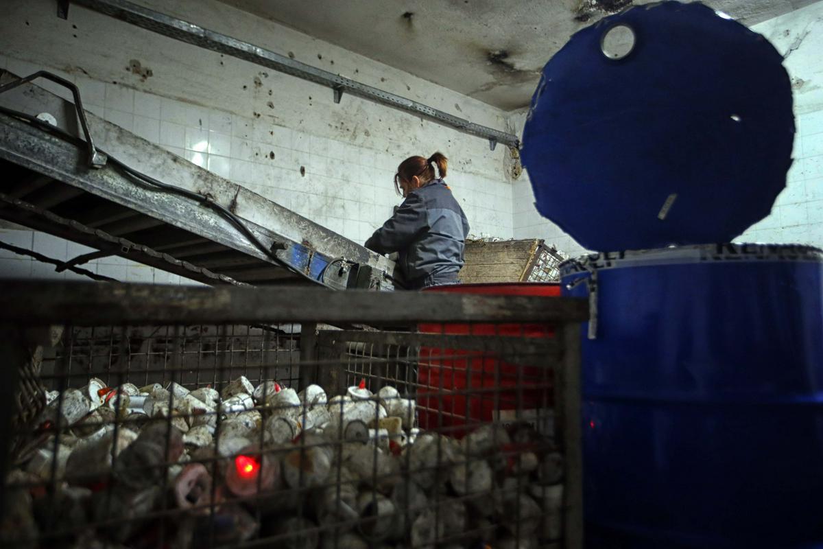 Veljati bo začela shema o skrajšanem delovnem času, ki bo podjetjem pomagala premostiti težave