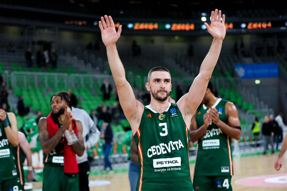 Zmaji nasuli 108 točk in ostajajo na vrhu s sedmimi zmagami