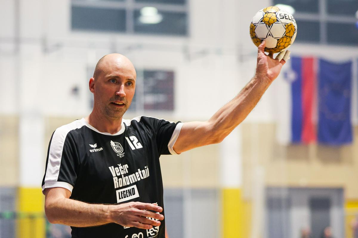 Kavtičnik prekinil upokojitev in oblekel dres Los Angelesa