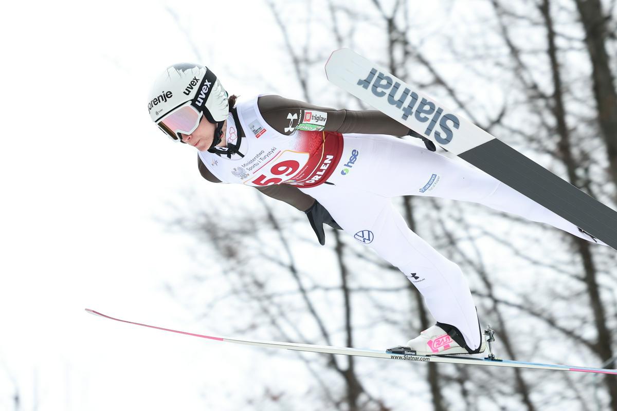 Dvojna zmaga slovenskih Nik v Wisli: Prevc prva, Vodan druga