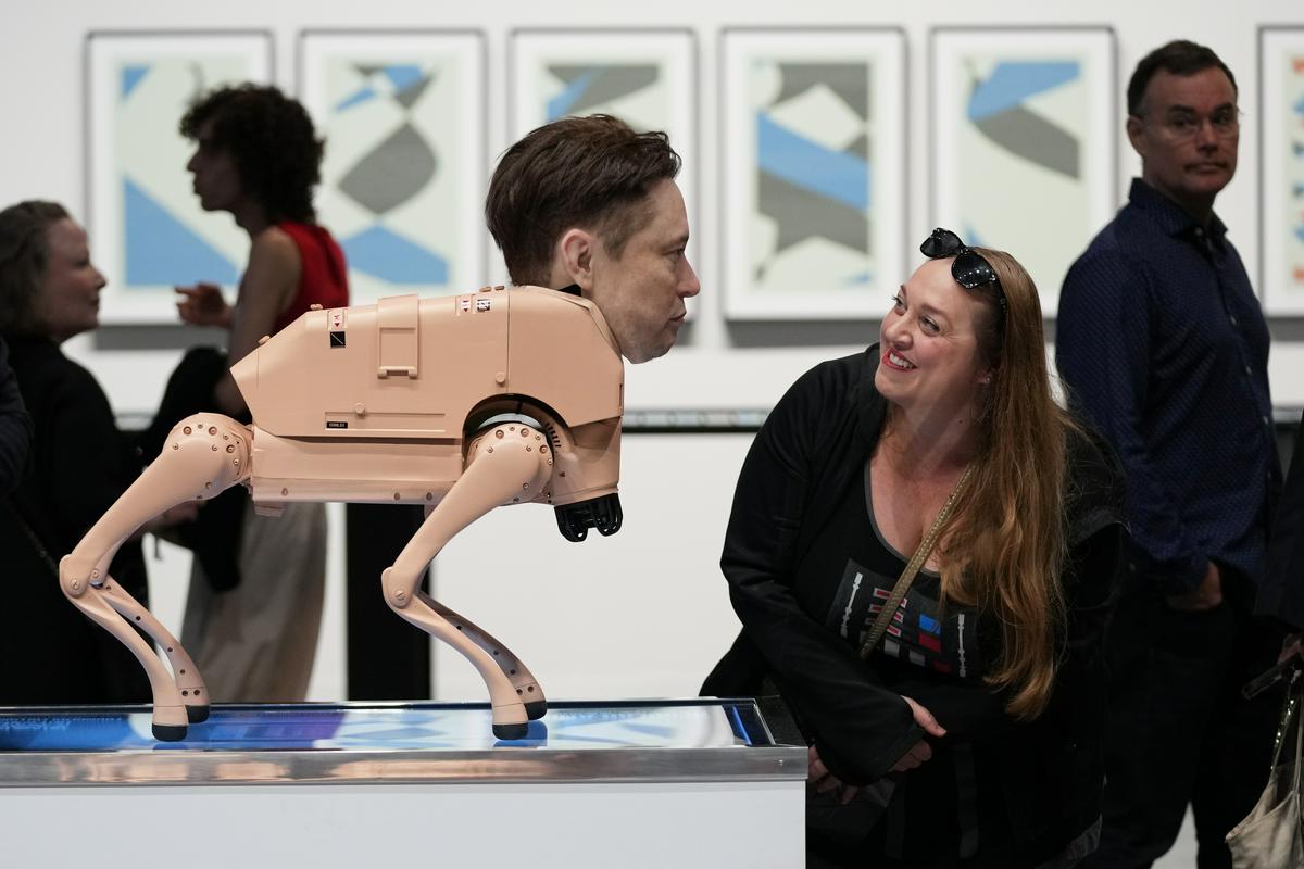 Musk, Bezos in Zuckerberg kot robotski psi: svet pač vidimo tudi skozi prizmo tehnoloških voditeljev