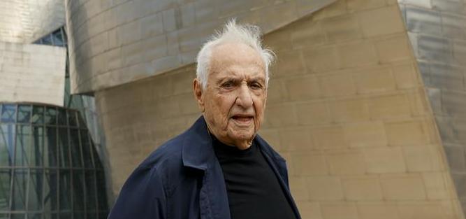 Umrl je Frank Gehry, arhitekt nekaterih najbolj slovitih stavb na svetu