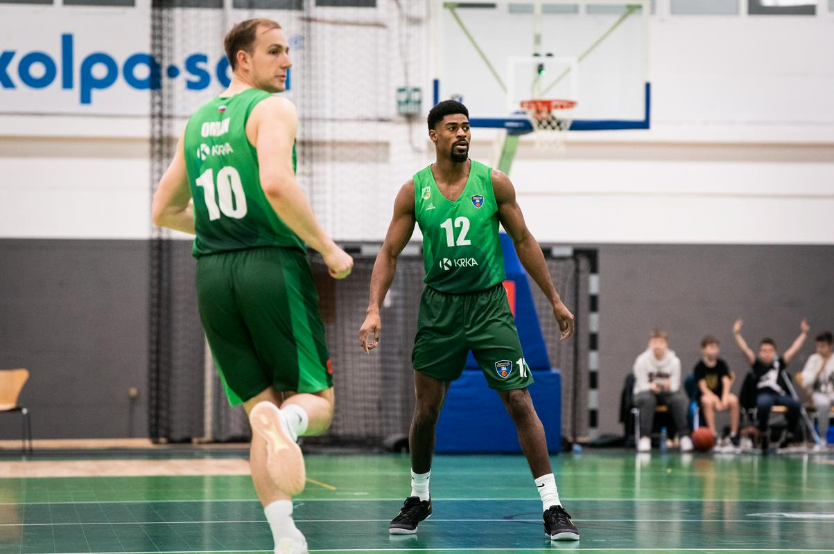 Krka zapravila 19 točk naskoka, v napeti končnici pa vendarle našla pot do zmage