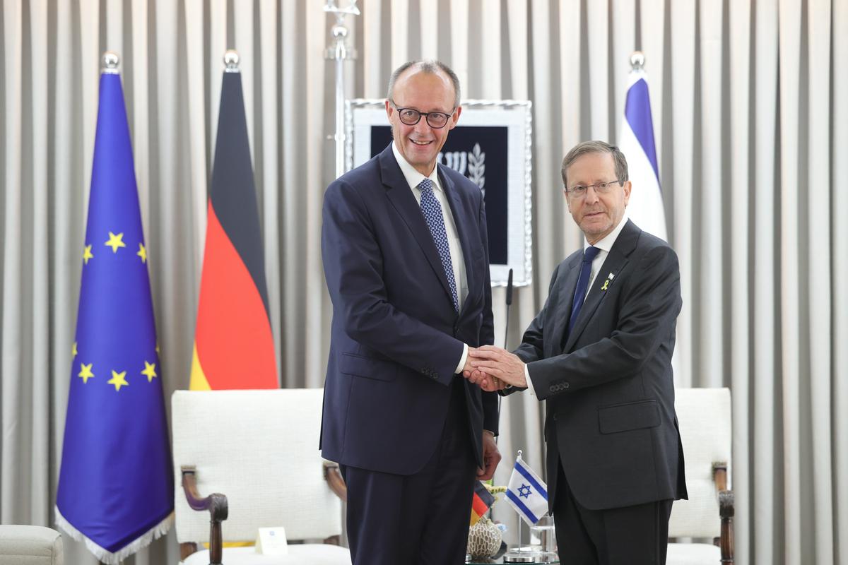 Merz v Jeruzalemu kljub mednarodnim opozorilom o genocidu zagotovil nadaljnjo podporo Izraelu