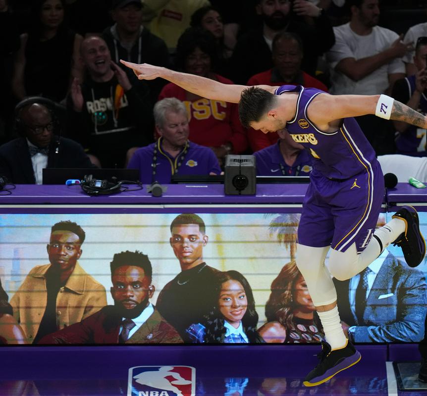 Ob 2.00: Chicago - Los Angeles Lakers