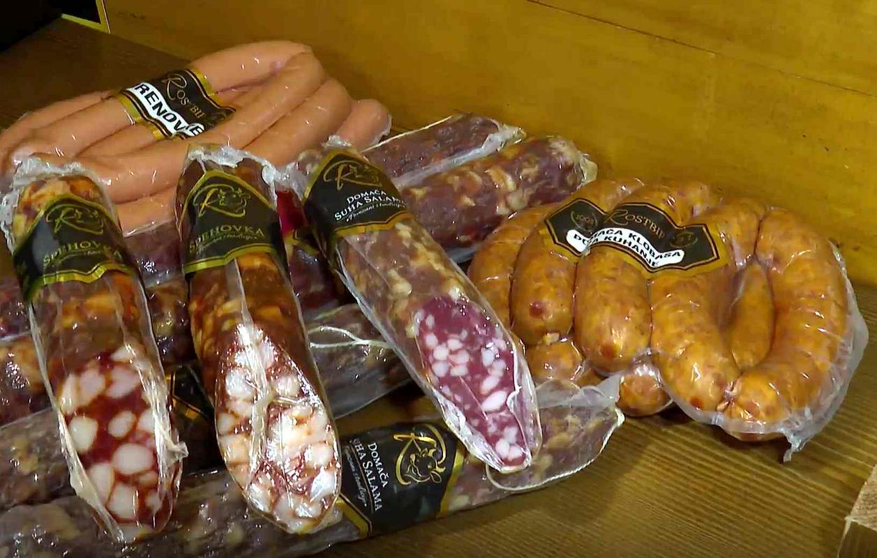 Tatovi odnesli več kot dve in pol toni suhomesnatih izdelkov