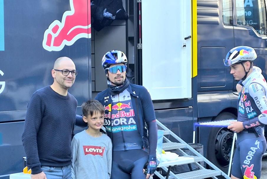 Rdeči biki predstavljajo Rogličeve in Evenepoelove cilje v sezoni 2026