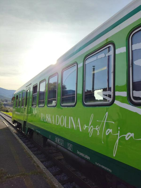 Vinski vlak je prava turistična uspešnica Vipavske doline