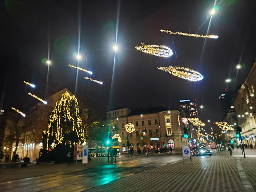 Lučke, lučke v Ljubljani: od močvirskih tulipanov do eritrocitov, meteoritov in velikega poka!