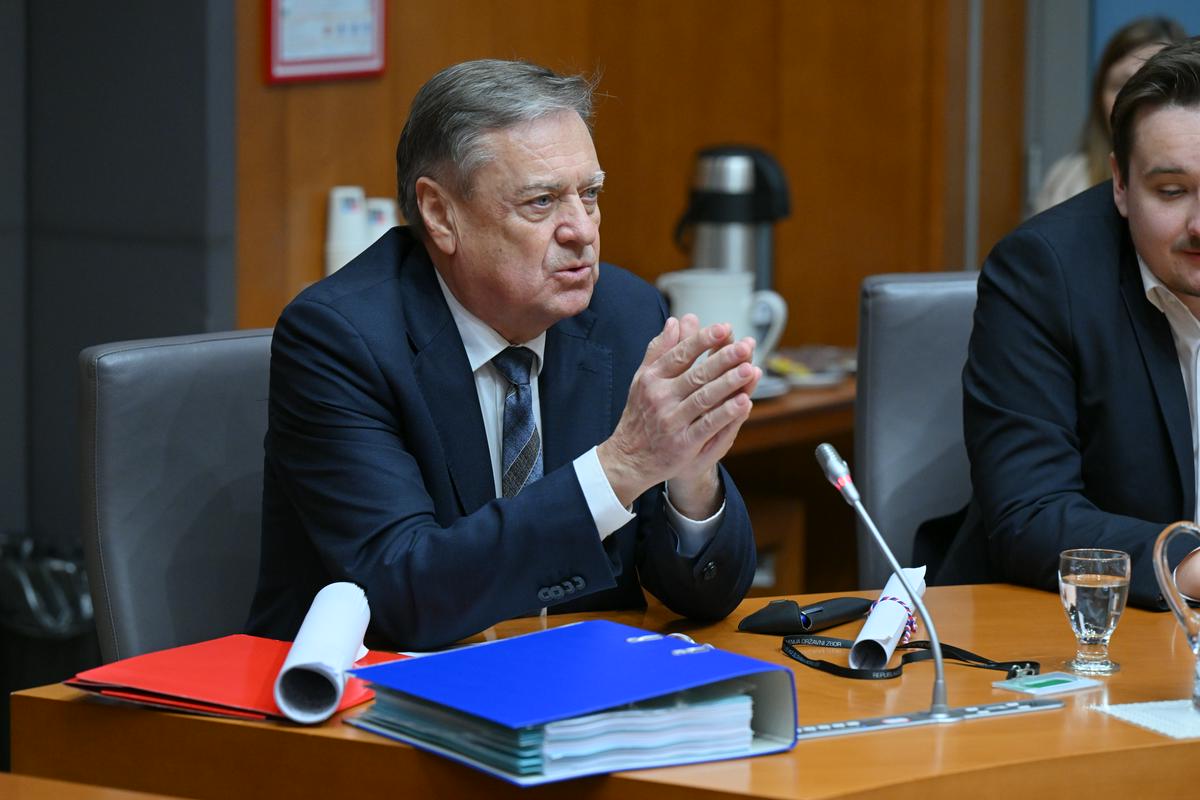 Ljubljanski župan Janković pred preiskovalci DZ-ja o gradnji kanala C0