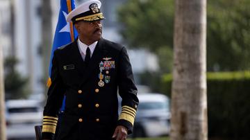 S položaja odstopil ameriški admiral, ki je vodil napade na čolne v Karibih