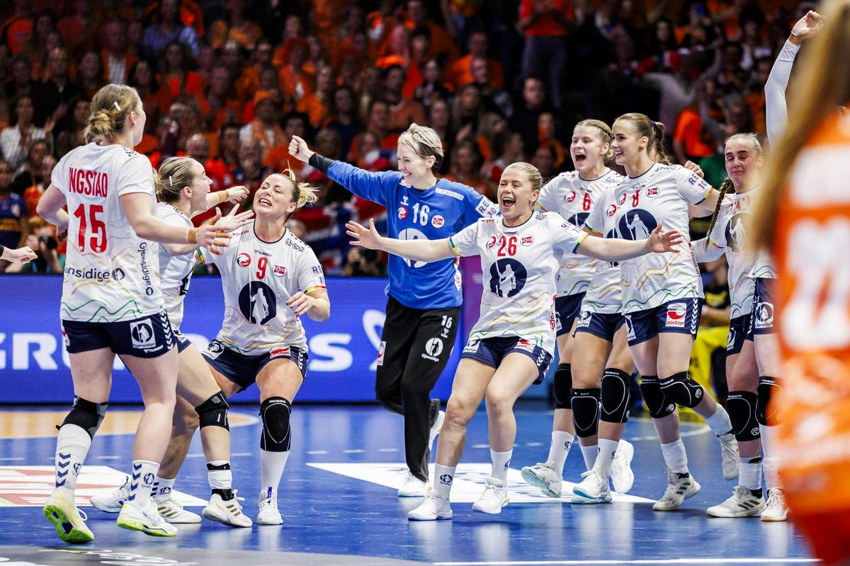 Norvežanke in Nemke za naslov svetovnih prvakinj; Francozinjam bron