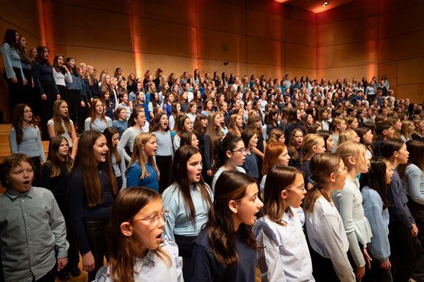 Potujoča muzika je praznik slovenske mladinske zborovske glasbe in petja