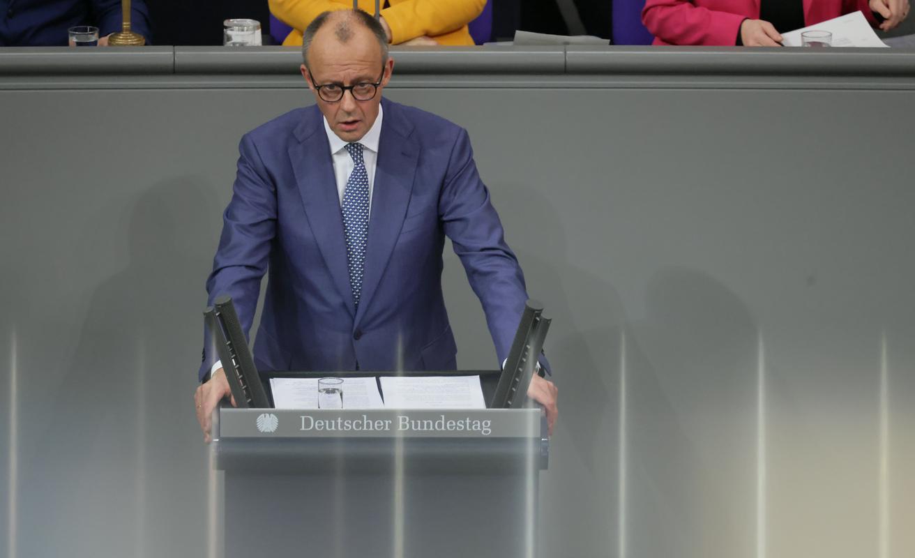 Merz dejal, da mora EU dokončati načrt uporabe zamrznjenih ruskih sredstev