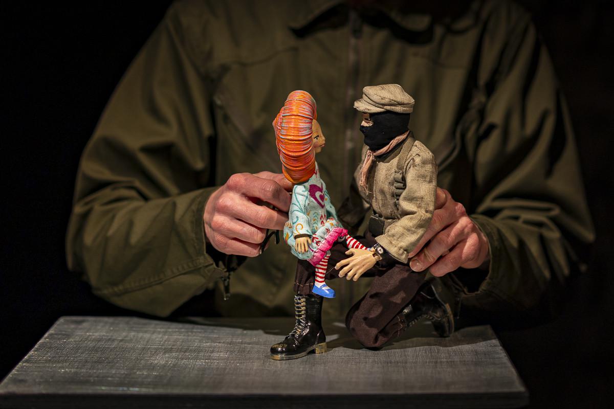 Zgodba o barvah: otrokom naslikati zgodbo dolgoletnega boja zapatistov za pravice staroselcev