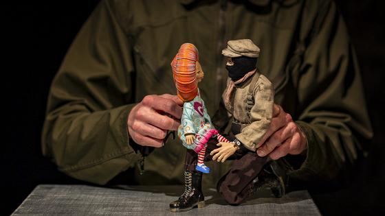 Zgodba o barvah: otrokom naslikati zgodbo dolgoletnega boja zapatistov za pravice staroselcev