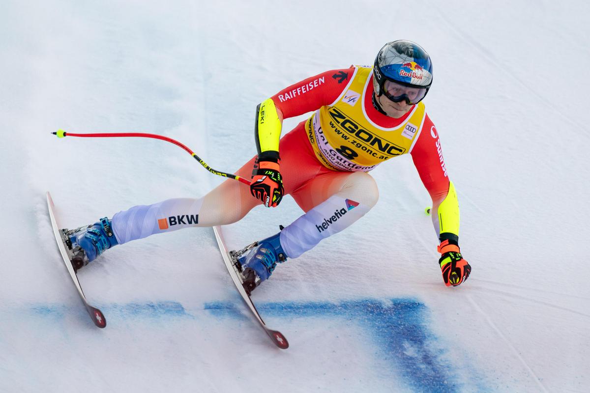 Ob 11.45 moški smuk s tremi Slovenci