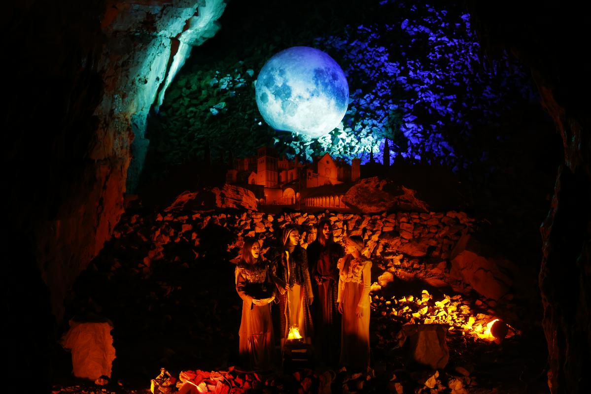 Božična zgodba pod zemljo: V Postojnski jami bodo že 35. zaživele Žive jaslice