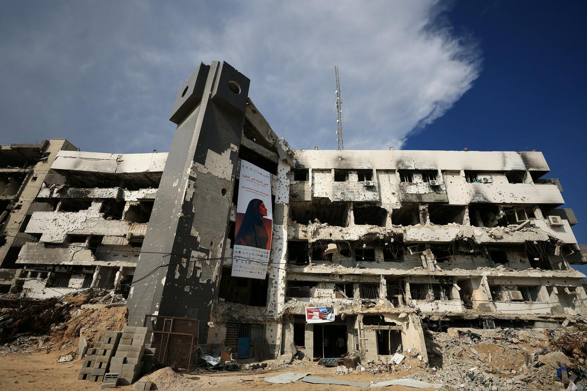 Zaradi slabih vremenskih razmer v Gazi umrlo 13 ljudi. Otrokom grozi podhladitev.