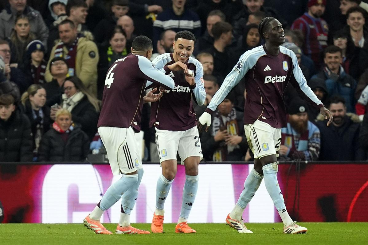 Rdeči vragi niso znali zaustaviti razigranega Rogersa