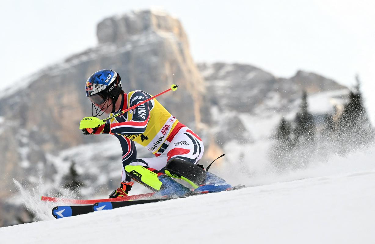 Po prvi vožnji vodi Noel pred McGrathom in Meillardom