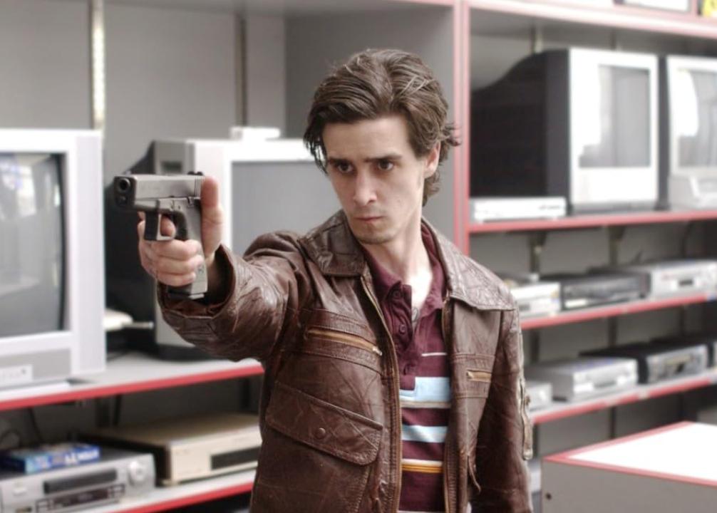 Umrl je James Ransone, znan po vlogah v seriji Skrivna naveza in filmu Tisto: Drugo poglavje