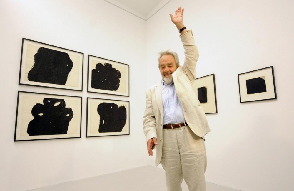 Poslovil se je slikar Arnulf Rainer, eden najpomembnejših avstrijskih umetnikov našega časa