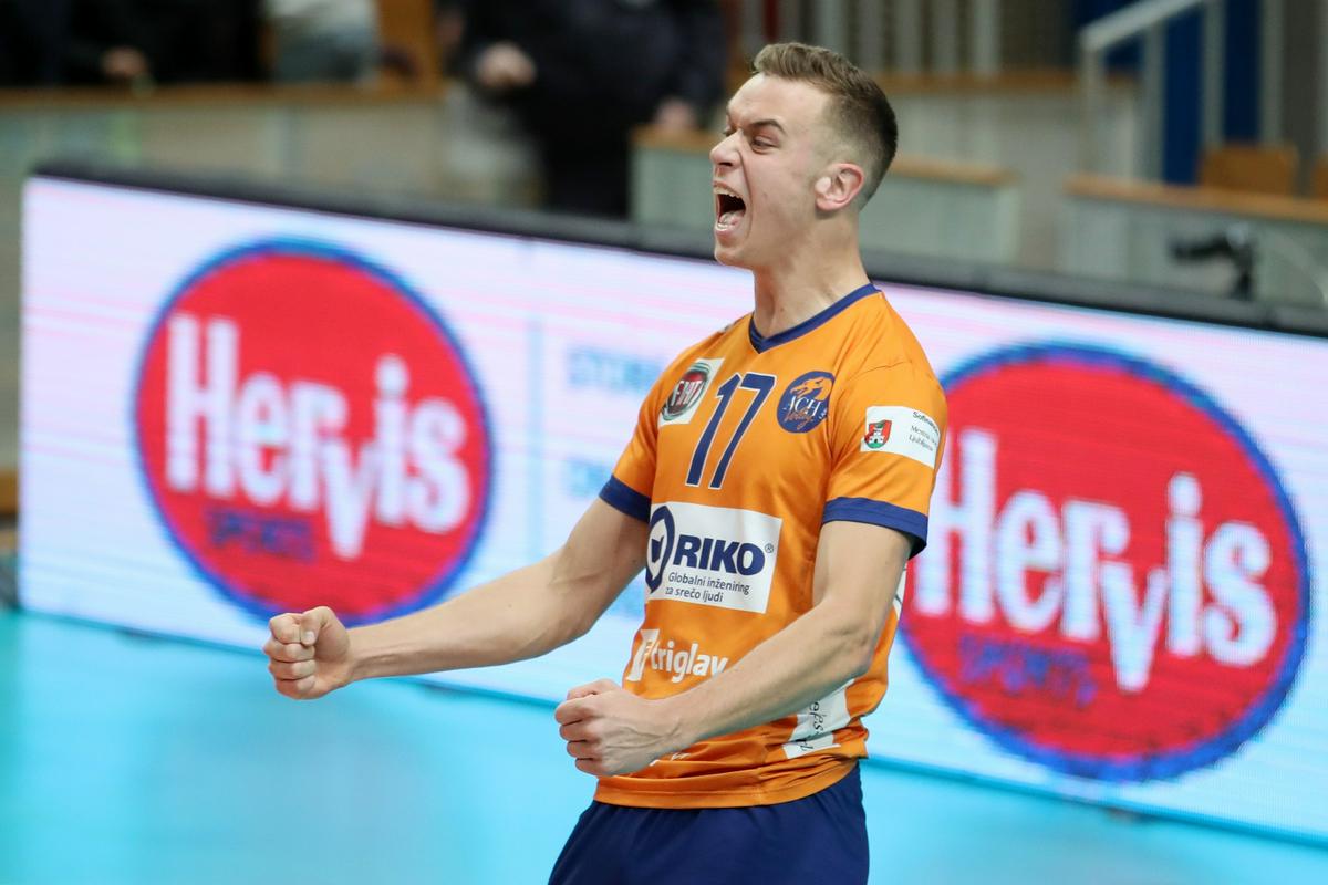 Videčnik se na igrišča vrača v dresu Maribora