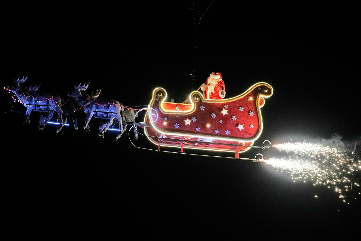 Božiček je že na poti, veliko otrok si je letos zaželelo plišaste igrače Labubu