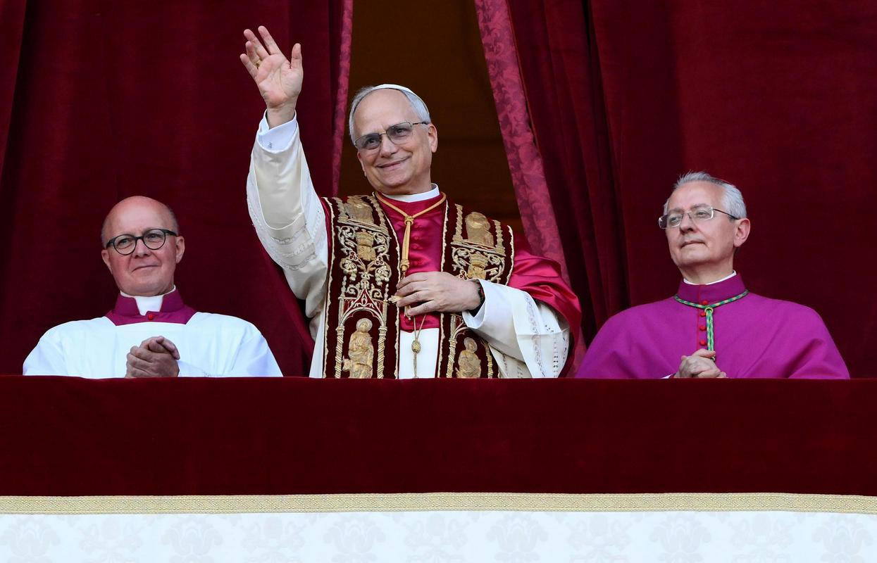 Na Vogueovem seznamu najbolje oblečenih tudi papež Leon XIV.