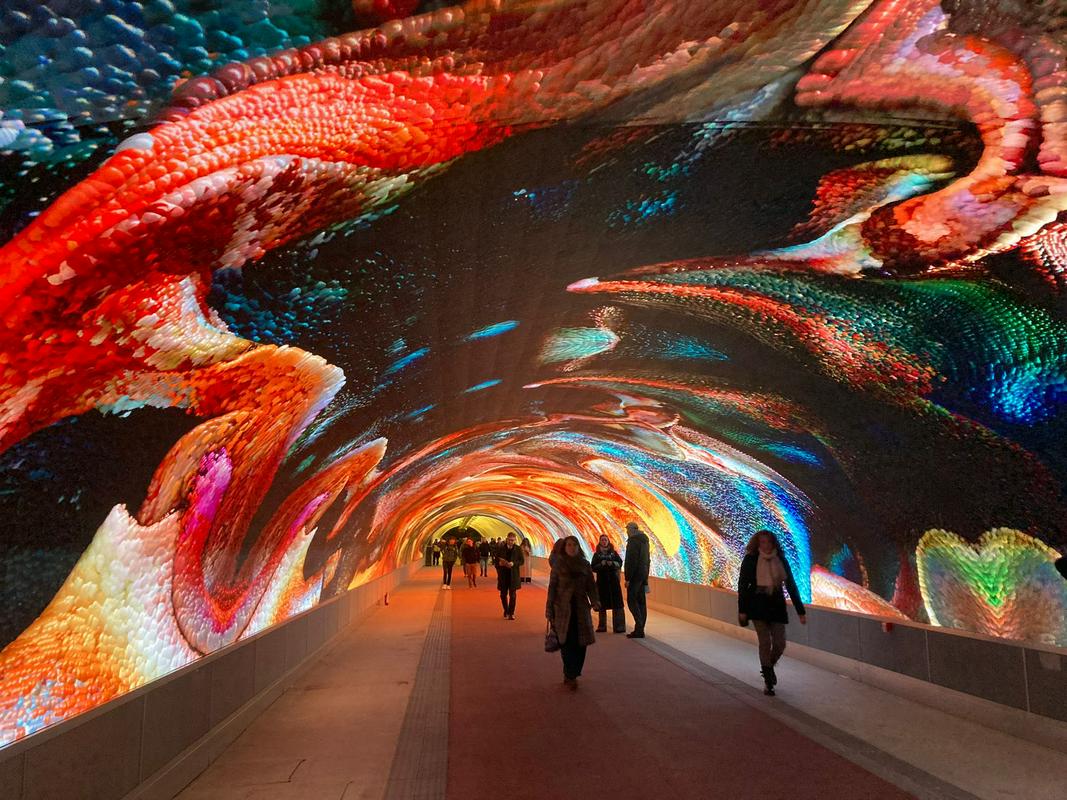 Odprla se je galerija digitalne umetnosti s 1000 kvadratnih metrov površine LED zaslonov