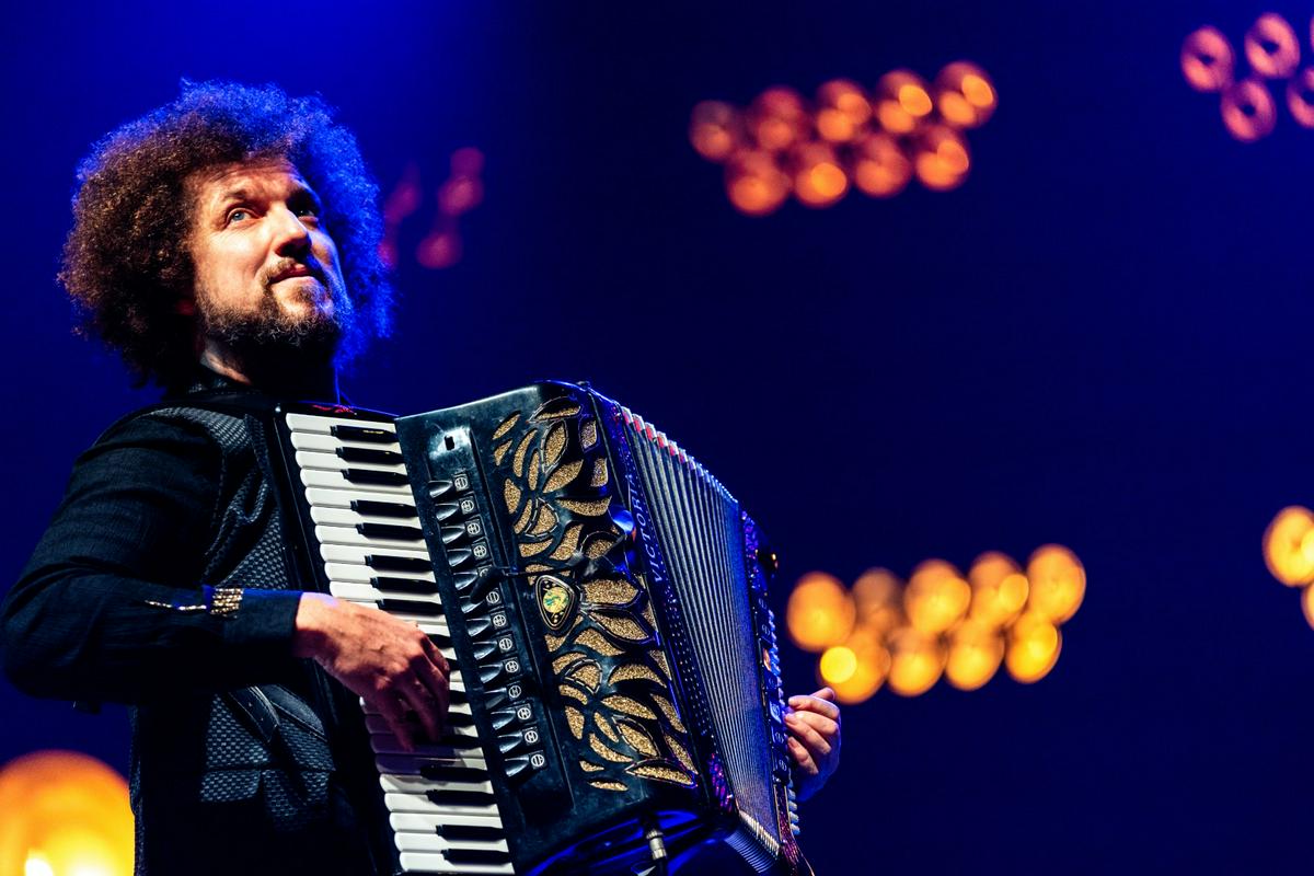 Janez Dovč s Sozvočji Slovenije v Cankarjevem domu izvedel praznični koncert