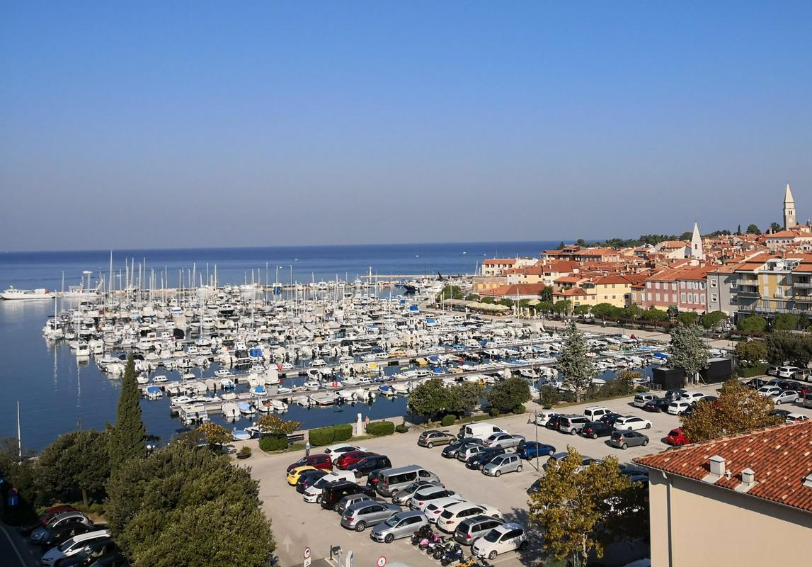 Dosedanje dovolilnice za parkiranje v središču Izole bodo prenehale veljati