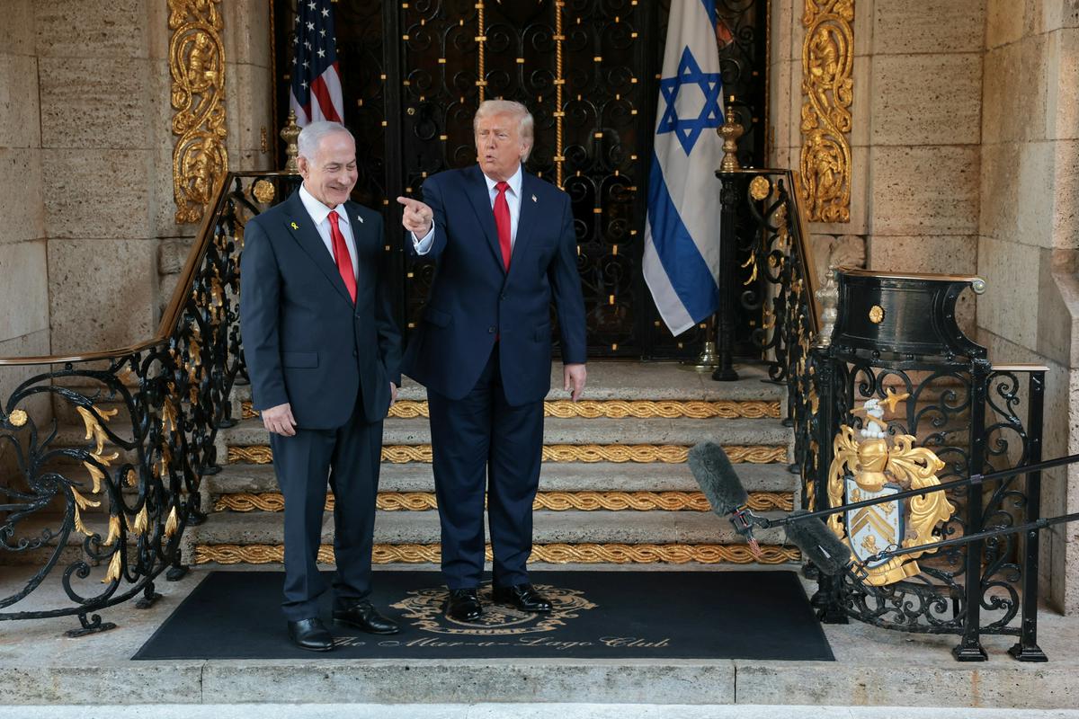 Trump vztraja pri razorožitvi Hamasa