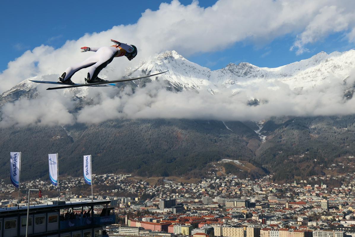 Tekma na Bergislu: Prevc v prvi seriji skočil odličnih 129,5 m