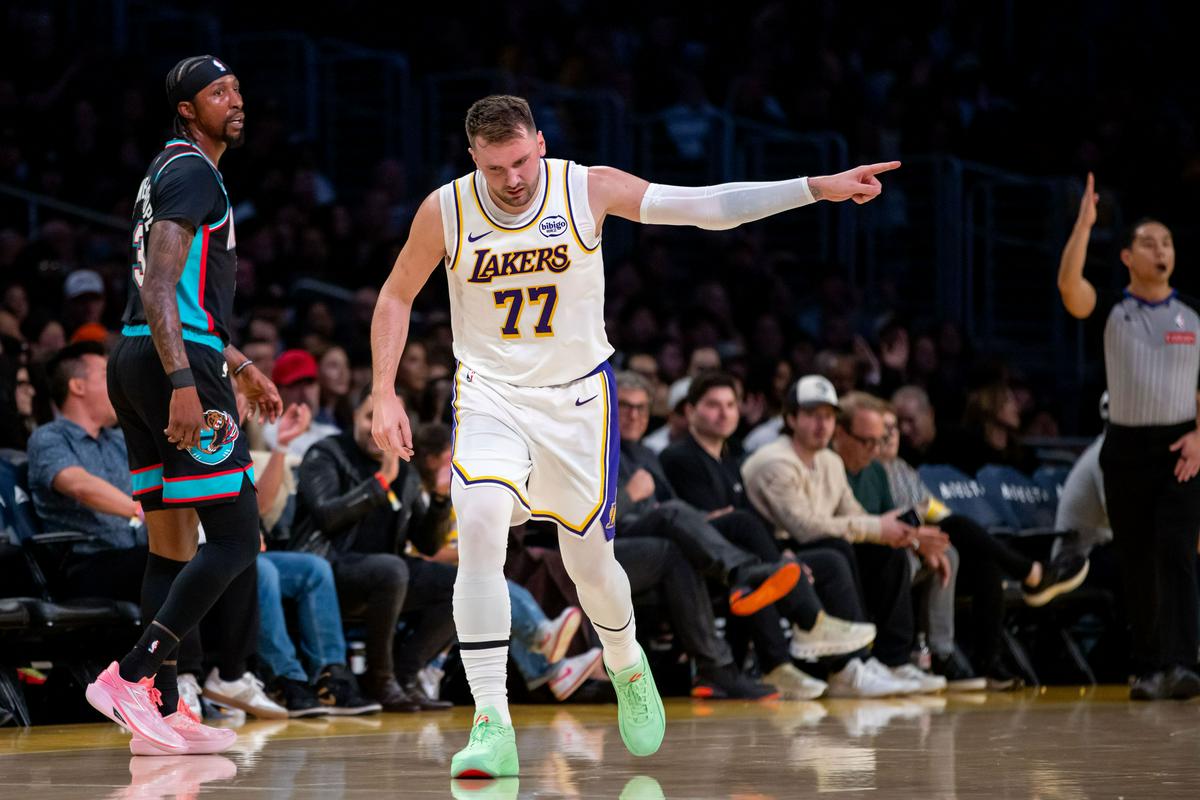 Dončić z dvema ključnima trojkama zagotovil Lakersom drugo zaporedno zmago nad Memphisom