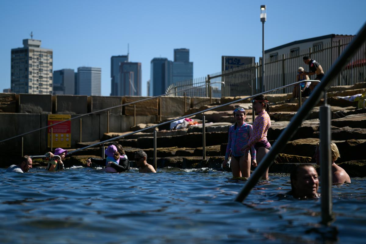 V Avstraliji se soočajo z vročinskimi valovi. Pričakujejo nevarnost katastrofalnih požarov.