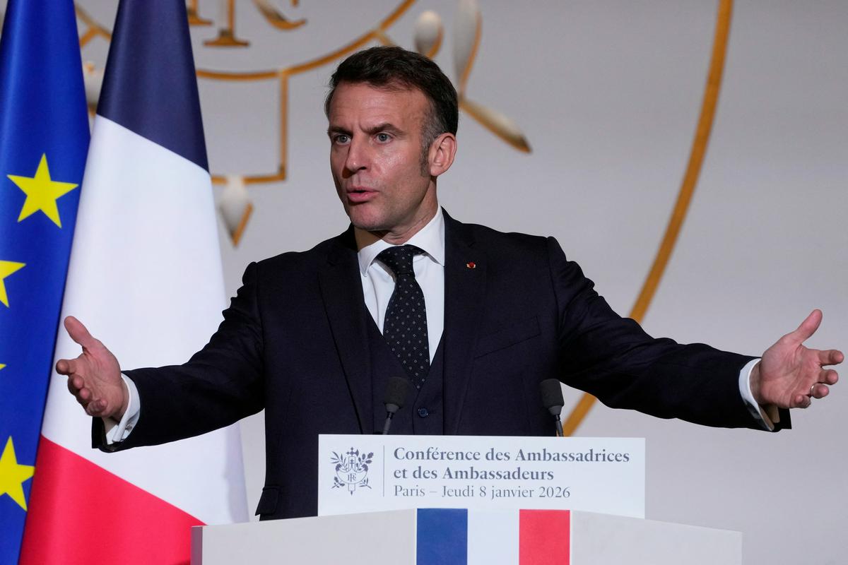 Macron: ZDA se oddaljujejo od nekaterih svojih zaveznikov in osvobajajo mednarodnih pravil