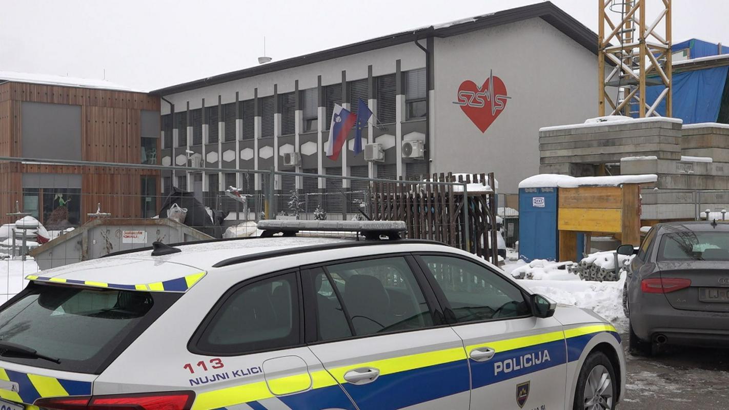 Dijak naj bi na srednji zdravstveni šoli v Murski Soboti z nožem napadel dijakinjo