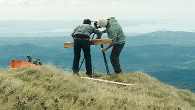 O nastanku eolske harfe in zvoku vetra neobljudenih pokrajin, kjer rastejo vetrne elektrarne