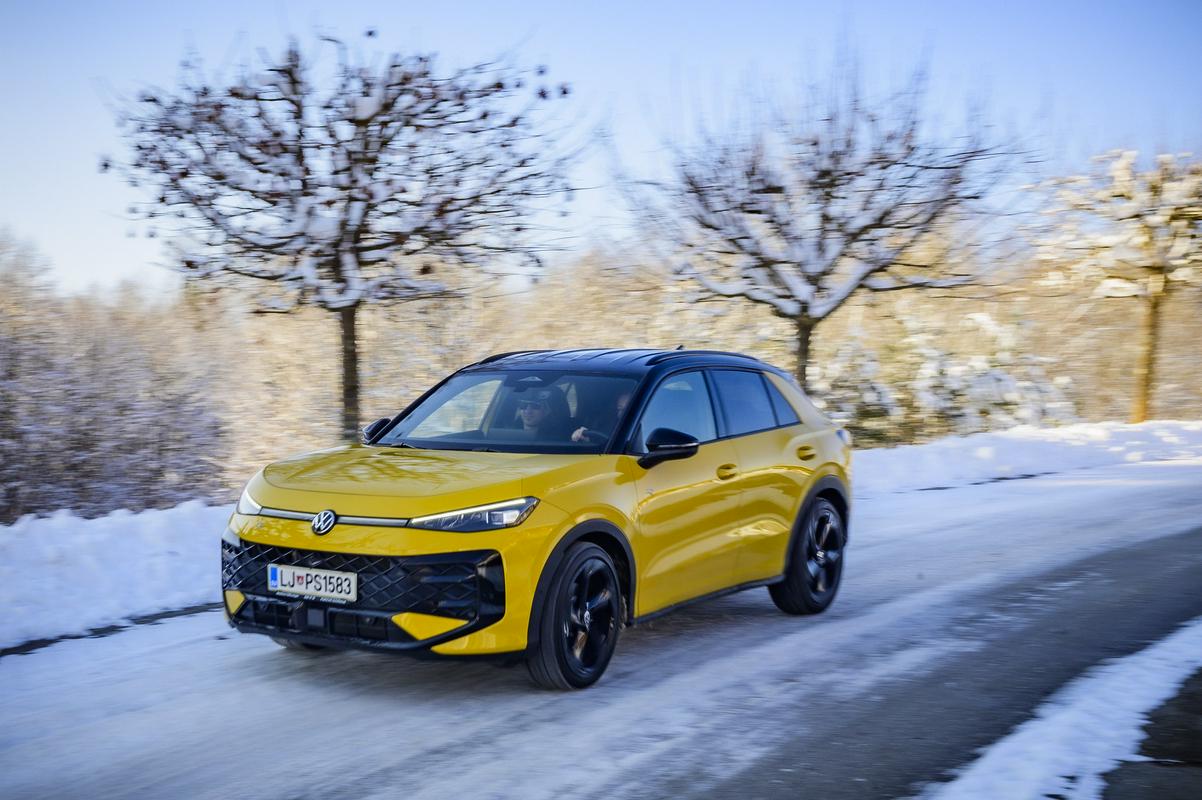 VW T-roc se je poslovil od ročnega menjalnika, prihaja polni hibrid