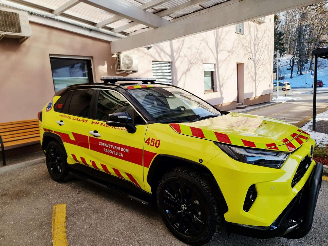 Gorenjski zdravstveni domovi prevzeli nova vozila za urgentne zdravnike