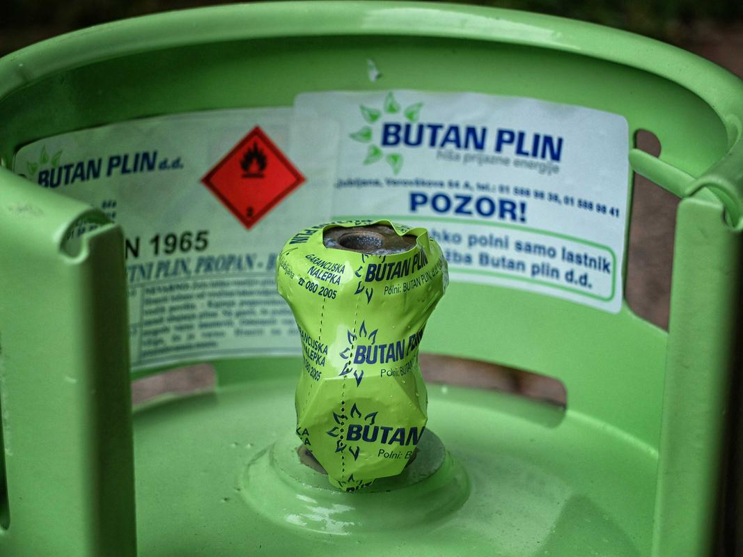 V Surovini v Ljubljani pri rezanju eksplodirala plinska jeklenka