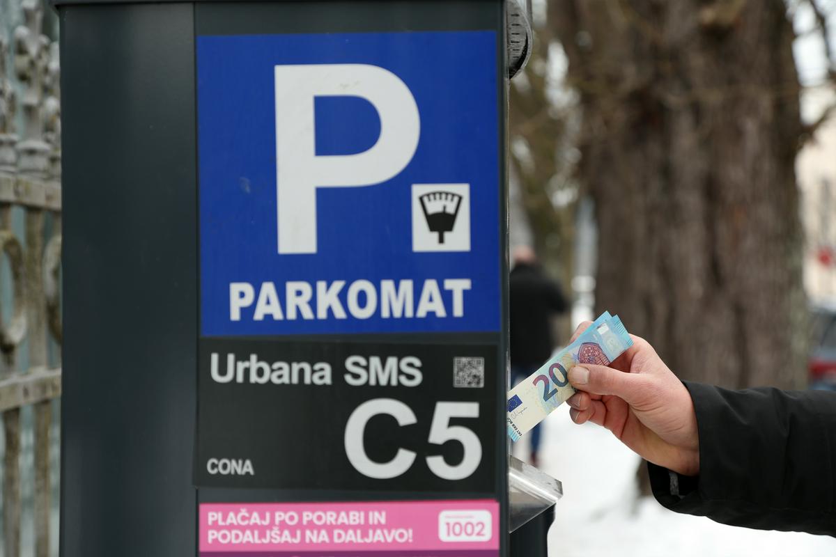 Dražje parkirnine v Ljubljani: reševanje parkirnega kaosa ali polnjenje mestnega proračuna?